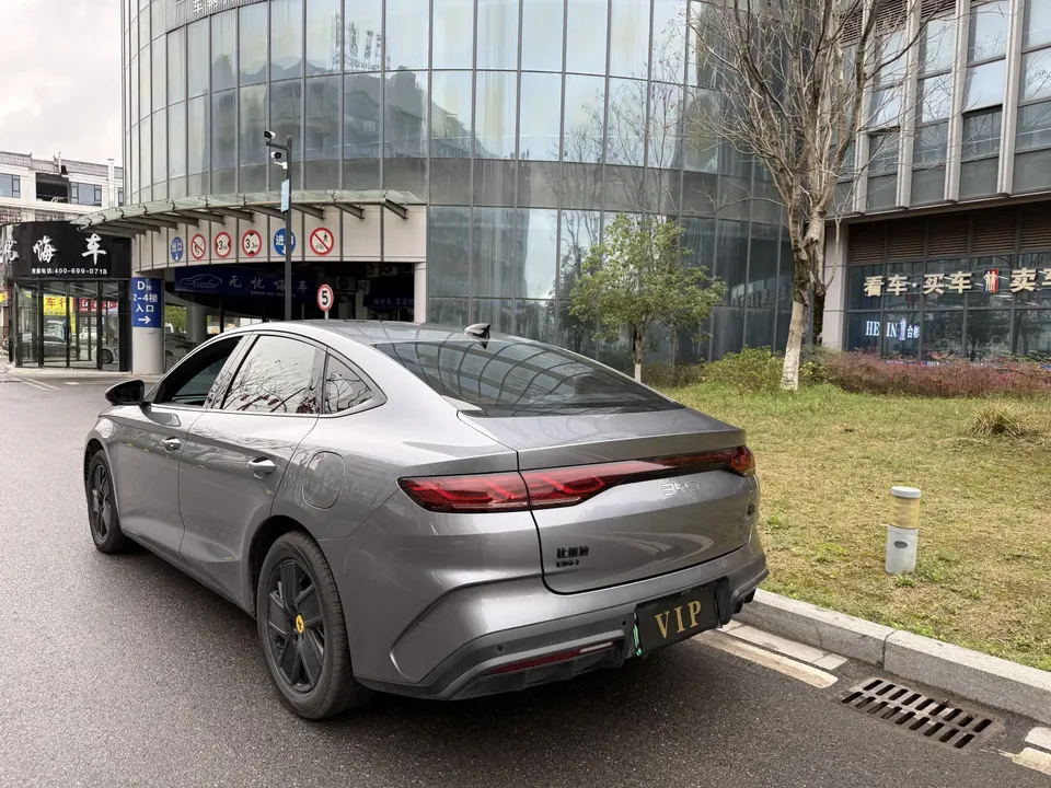BYD Qin L DM DM-i 120KM Beyond Edition 2025 — миниатюра 5