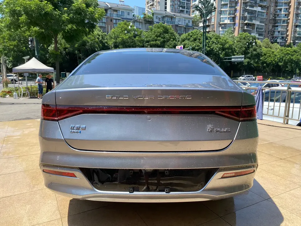 BYD Qin PLUS DM DM-i Champion Edition 120KM Excellence Edition 2023 — миниатюра 2