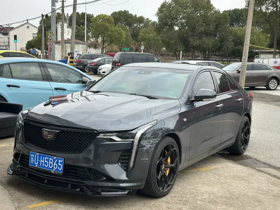 Cadillac CT4 2022