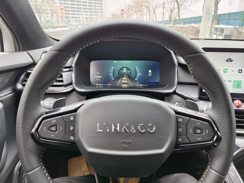 Lynk & Co 06 Lynk & Co 06 2023 Remix 1.5T JinHalo 2024 — thumbnail 4