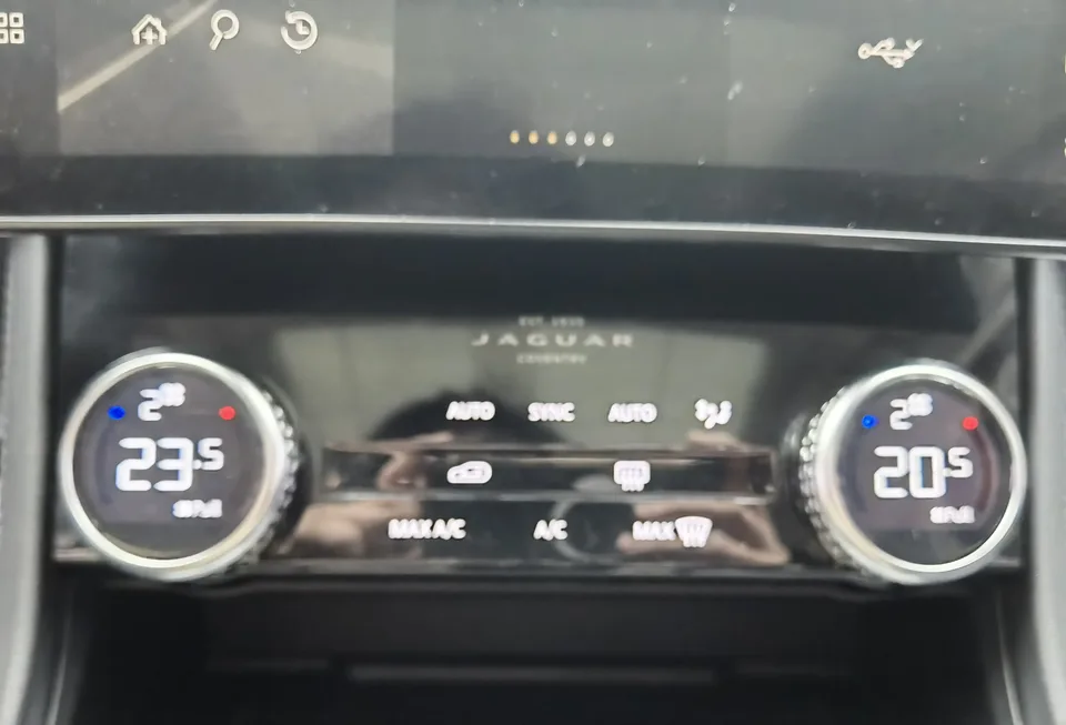 Jaguar XFL Jaguar XFL 2023 2.0T P200 2WD Elite Deluxe Edition 2023 — thumbnail 3
