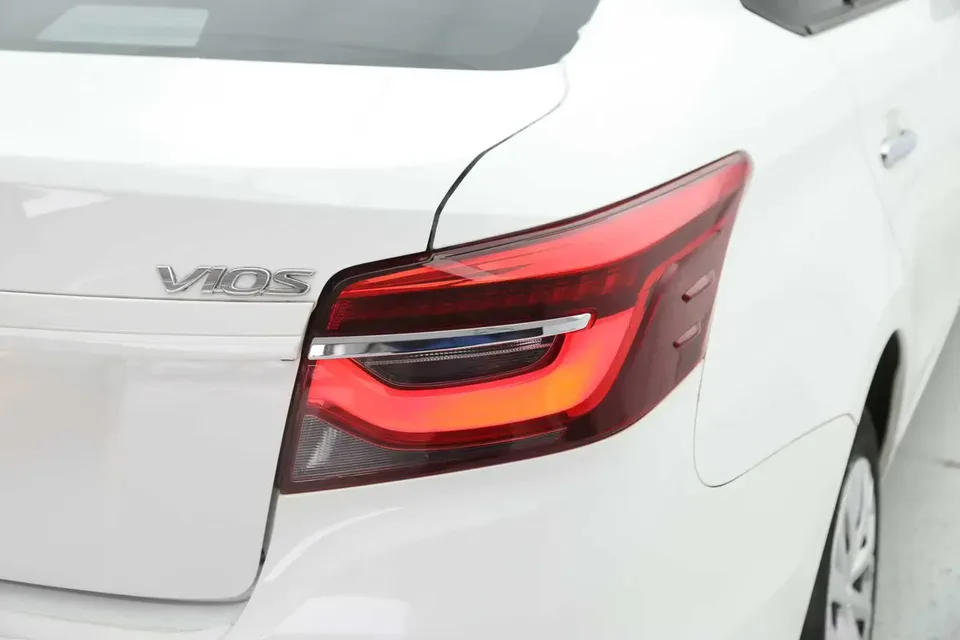 Toyota Vios 1.5L CVT 20th Anniversary Edition 2023 — миниатюра 3