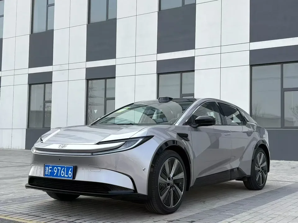 Toyota bZ5 630 MAX Smart Edition 2026 — фото 1, купить с доставкой в Москву
