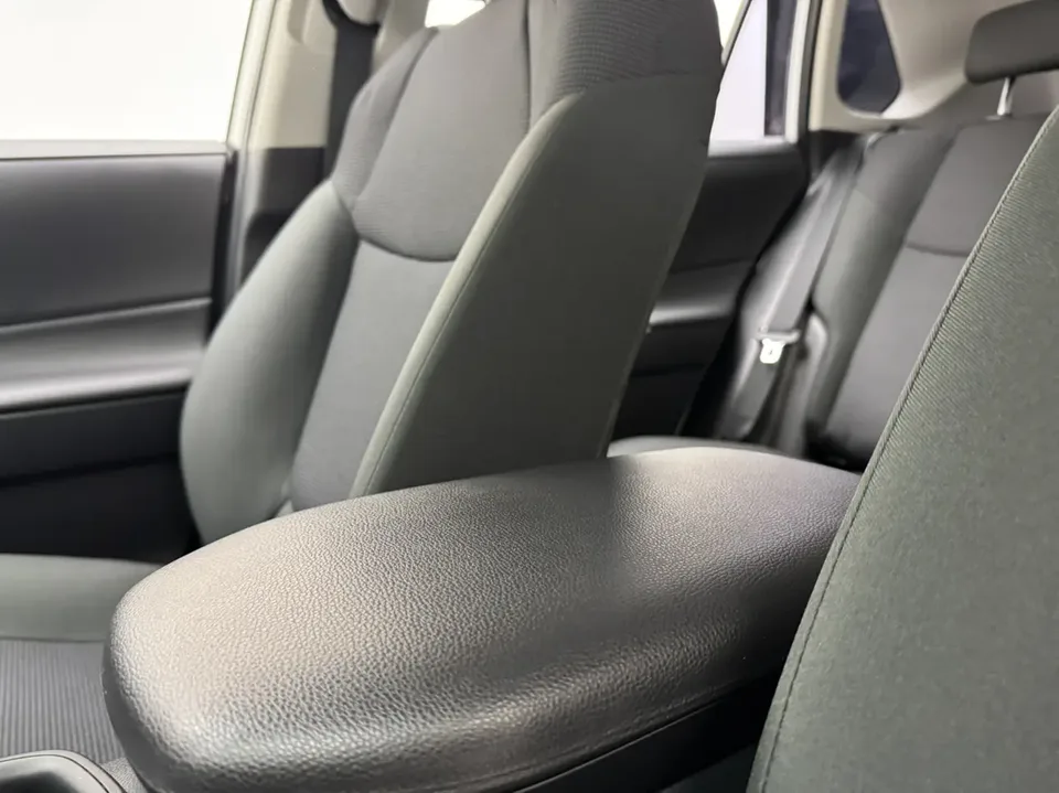Toyota RAV4 2.0L CVT 2WD Urban Edition 2022 — миниатюра 4