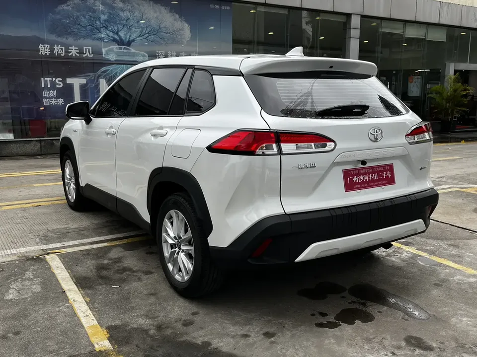 Toyota CorollaCross 2.0L Intelligent Electric Hybrid Dual Engine Pioneer Edition 2025 — миниатюра 2