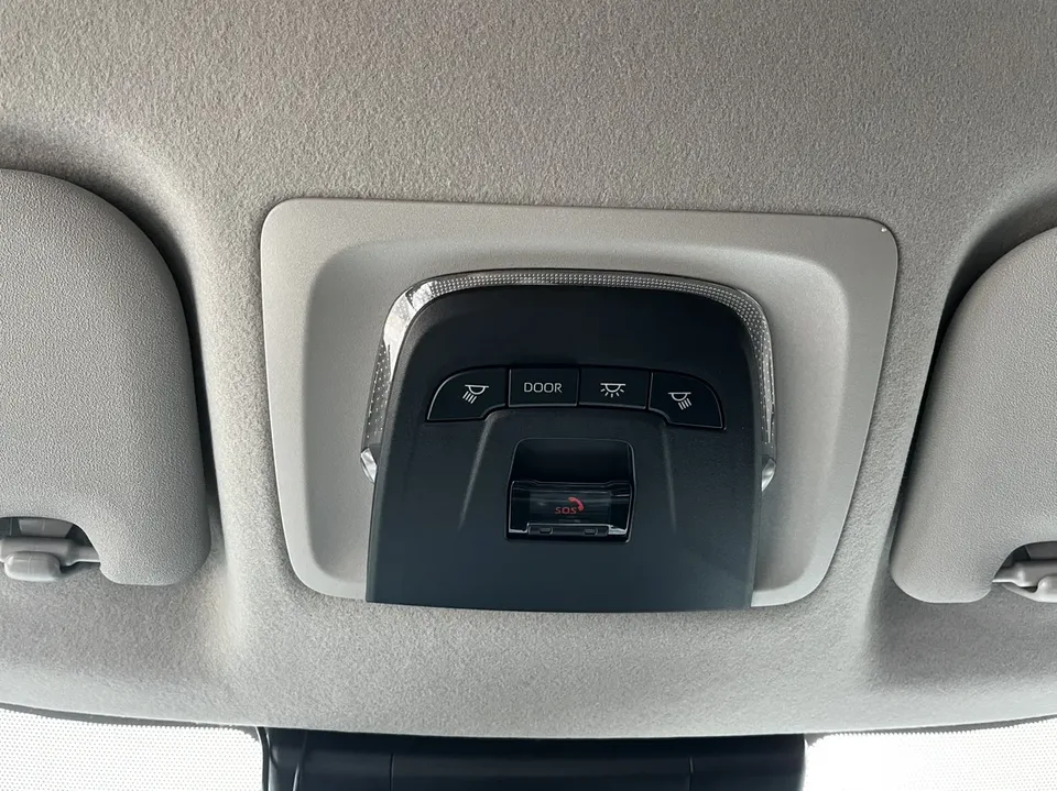 Toyota CorollaCross 2.0L Intelligent Electric Hybrid Dual Engine Pioneer Edition 2025 — миниатюра 5