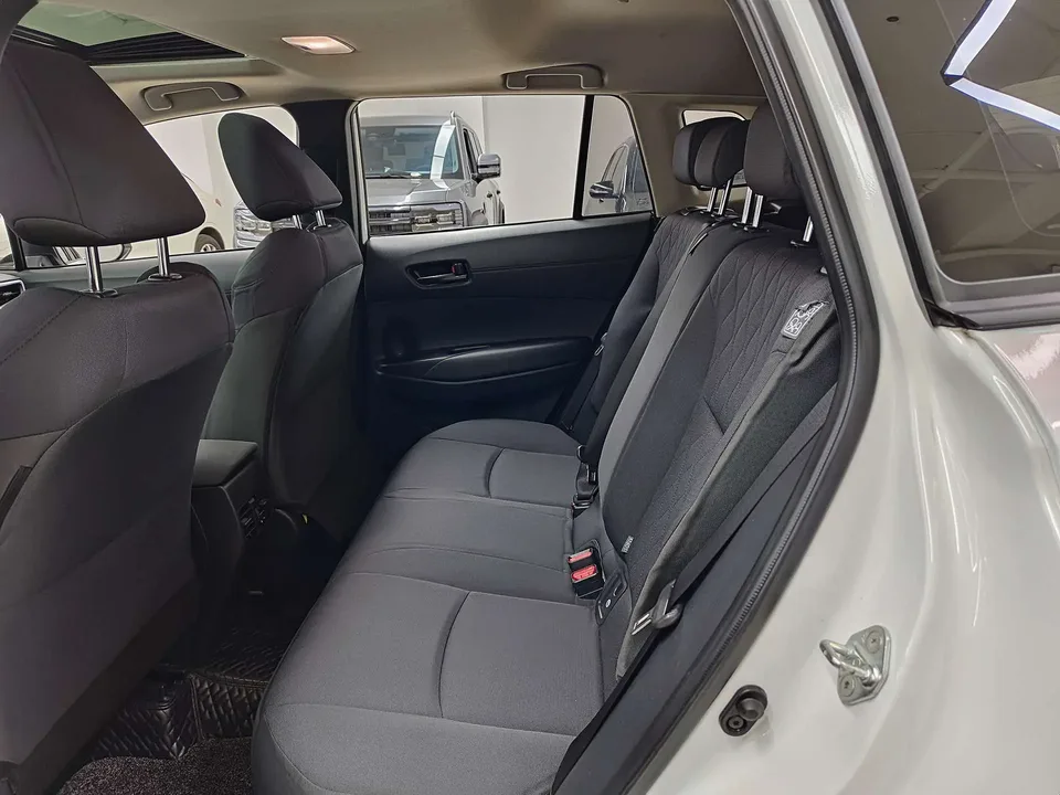 Toyota CorollaCross 2.0L CVT Elite Edition 2023 — миниатюра 3