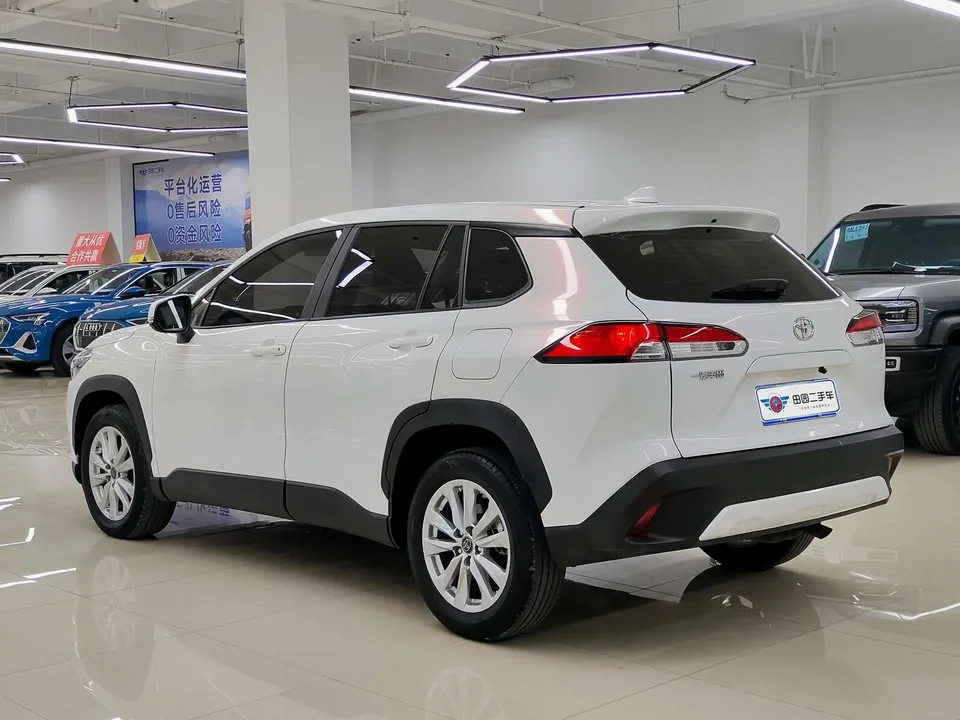 Toyota CorollaCross 2.0L CVT Elite Edition 2023 — миниатюра 4