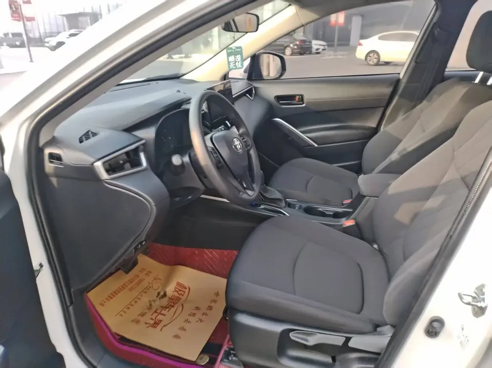 Toyota CorollaCross 2.0L Intelligent Electric Hybrid Dual Engine Pioneer Edition 2024 — миниатюра 5