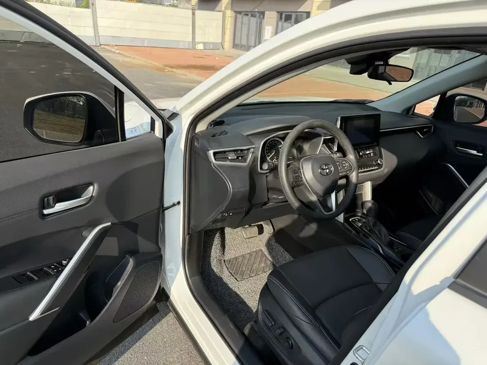Toyota Frontlander 2.0L CVT Elite Edition 2023 — миниатюра 3
