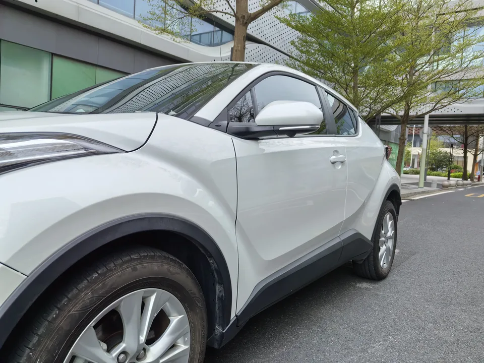 Toyota C-HR Hybrid 2.0L Yixiang CARE Edition 2022 — миниатюра 4