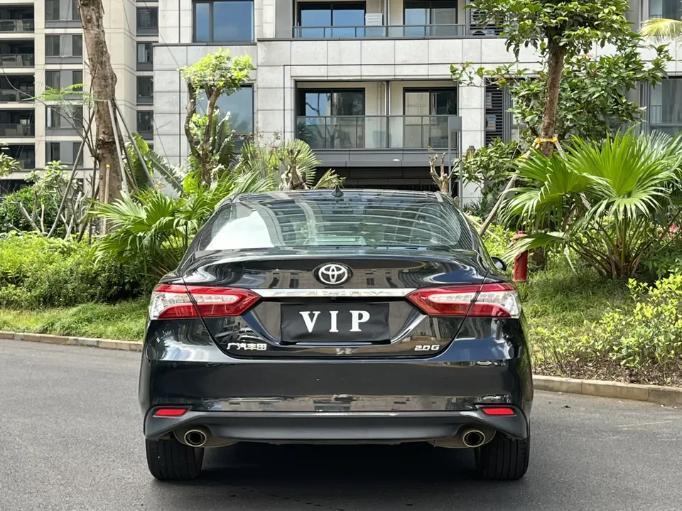 Toyota Camry 2.0G Deluxe Edition 2023 — миниатюра 2