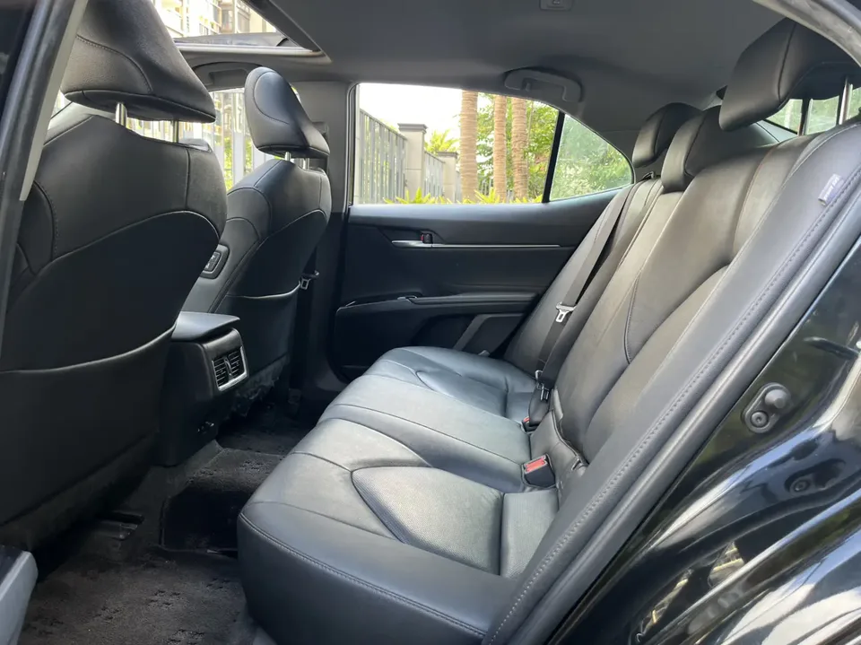 Toyota Camry 2.0G Deluxe Edition 2023 — миниатюра 3