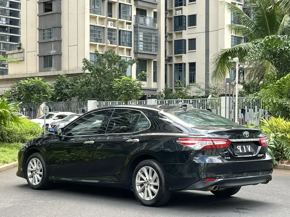 Toyota Camry 2.0G Deluxe Edition 2023 — миниатюра 4