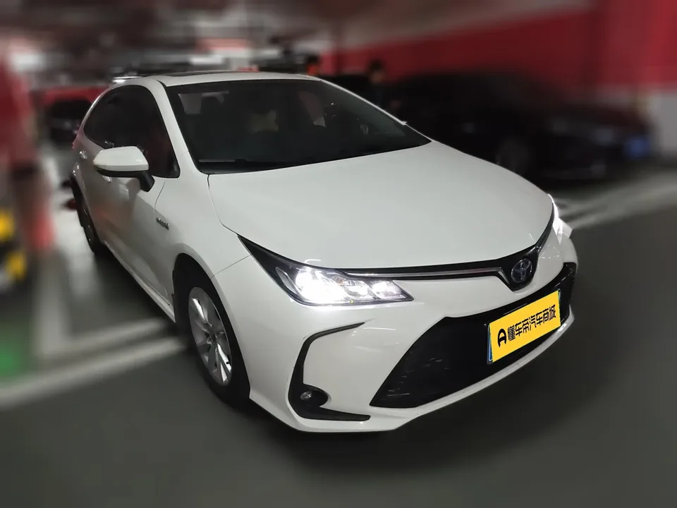 Toyota Corolla Intelligent Electric Hybrid Dual Engine 1.8L E-CVT Elite Edition 2024 — миниатюра 3