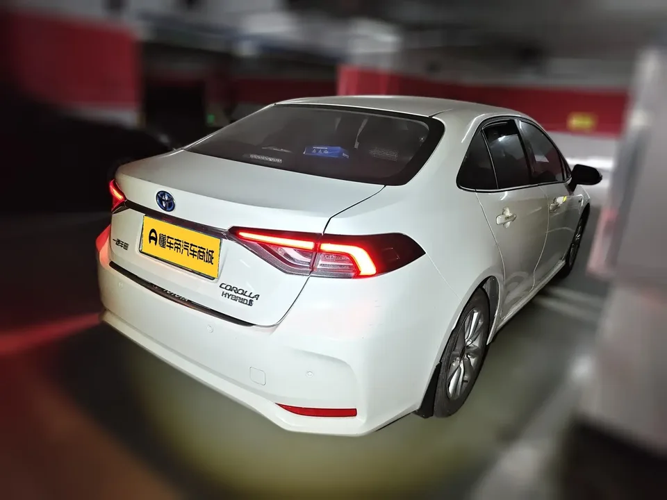 Toyota Corolla Intelligent Electric Hybrid Dual Engine 1.8L E-CVT Elite Edition 2024 — миниатюра 4