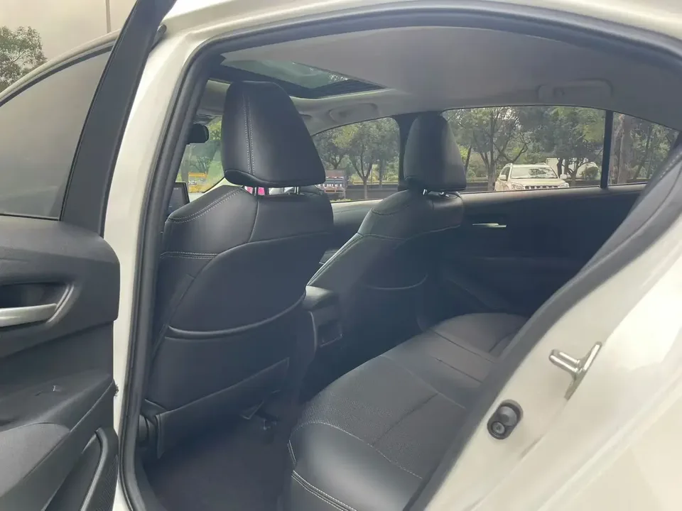 Toyota Corolla 1.2T S-CVT Elite PLUS Edition 2023 — миниатюра 3