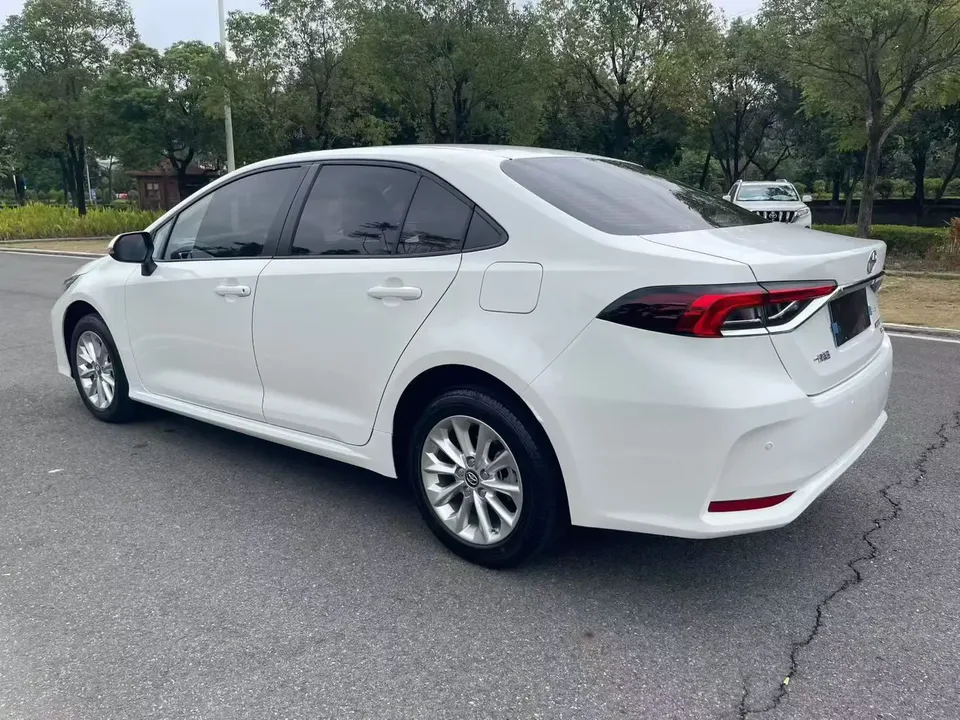 Toyota Corolla 1.2T S-CVT Elite PLUS Edition 2023 — миниатюра 4