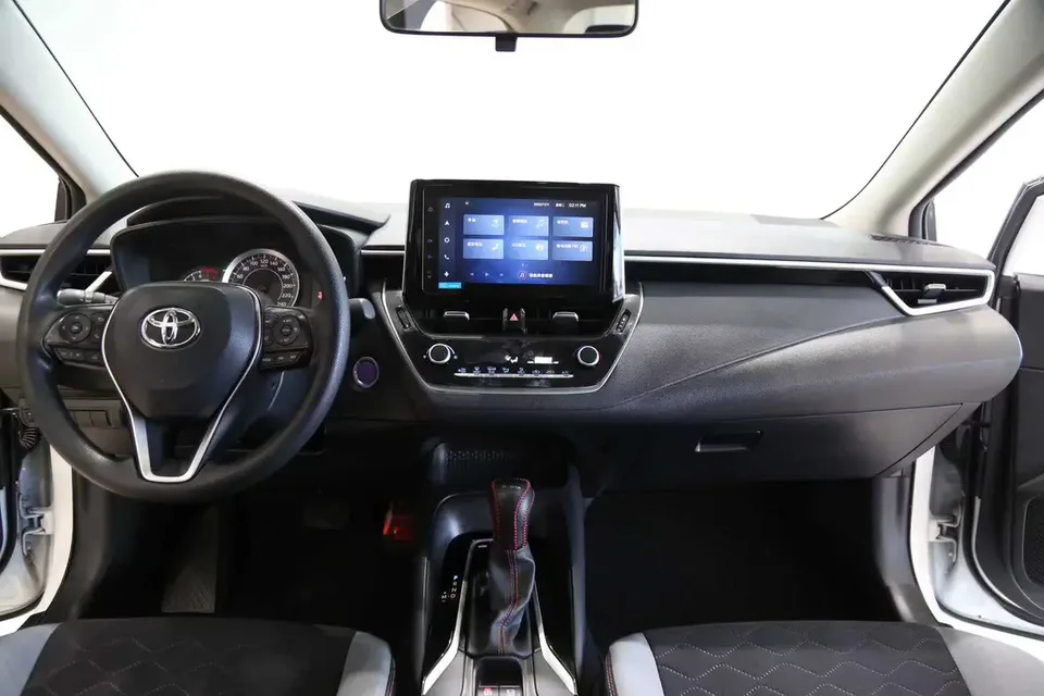 Toyota Corolla Corolla 2021 1.2T S-CVT Elite Edition 2022 — миниатюра 3