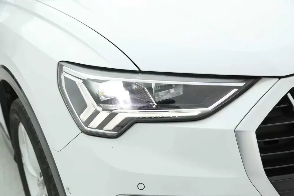 Audi Q3 Audi Q3 2021 35 TFSI Fashionable and Elegant 2022 — миниатюра 3