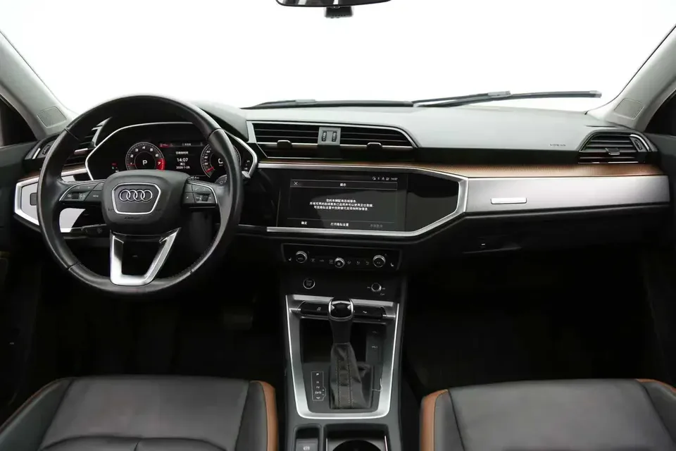 Audi Q3 Audi Q3 2021 35 TFSI Fashionable and Elegant 2022 — миниатюра 4