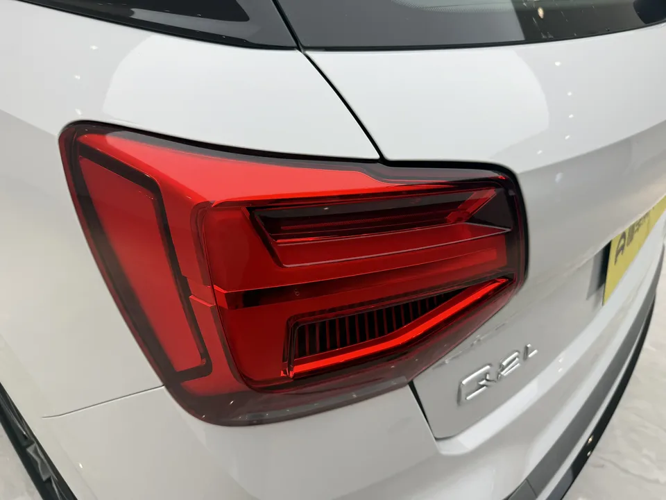 Audi Q2L Audi Q2L 2024 35 TFSI aggressive and dynamic model 2024 — миниатюра 4