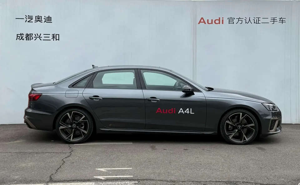 Audi a4 l Audi A4L 2024 40 TFSI quattro RS Kit Speed Type 2024 — thumbnail 2
