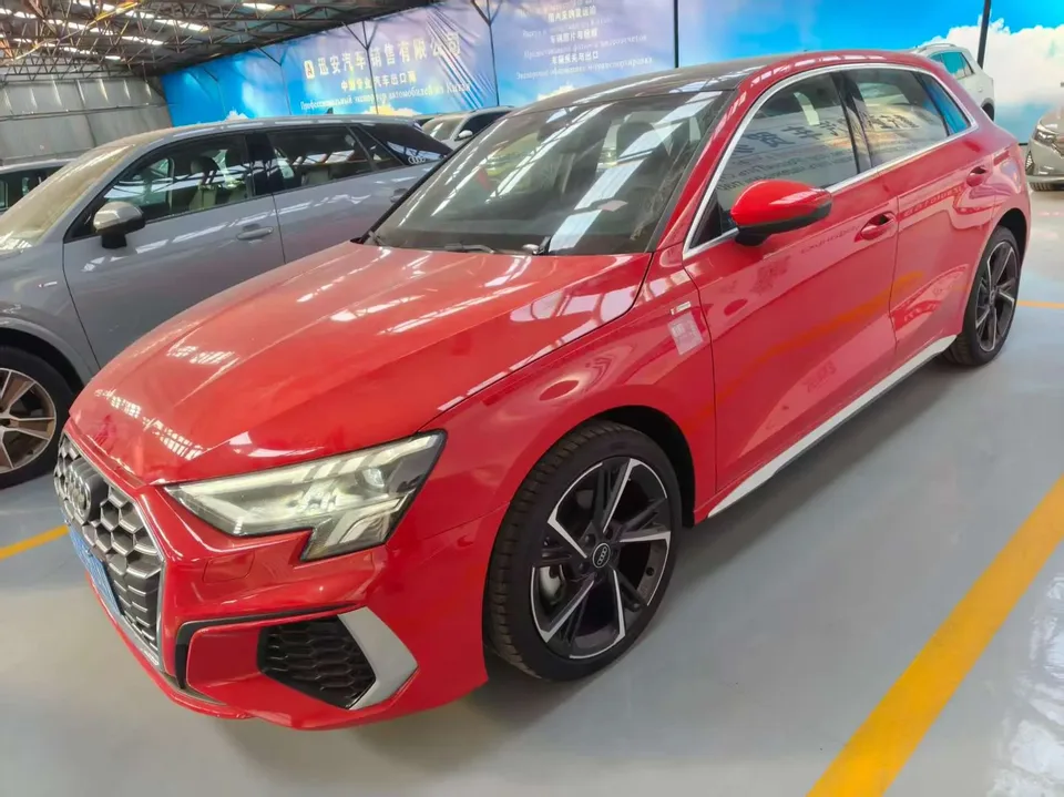 Audi A3 Sportback 35 TFSI stylish and sporty 2023 — фото 1, купить с доставкой в Москву