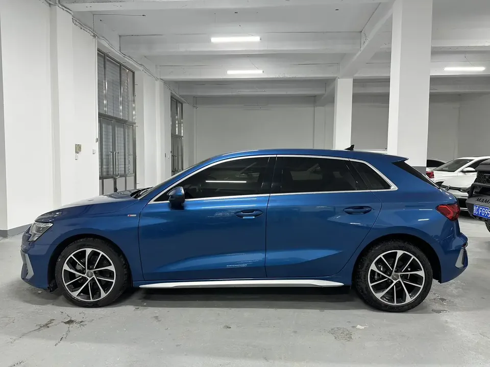 Audi A3 Sportback 35 TFSI Aggressive Sports Edition 2022 — миниатюра 4