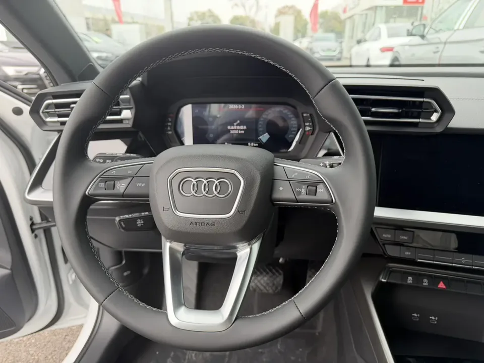 Audi A3 Audi A3 2026 Sportback 35 TFSI Flying Spur Enjoyment Edition 2026 — миниатюра 3