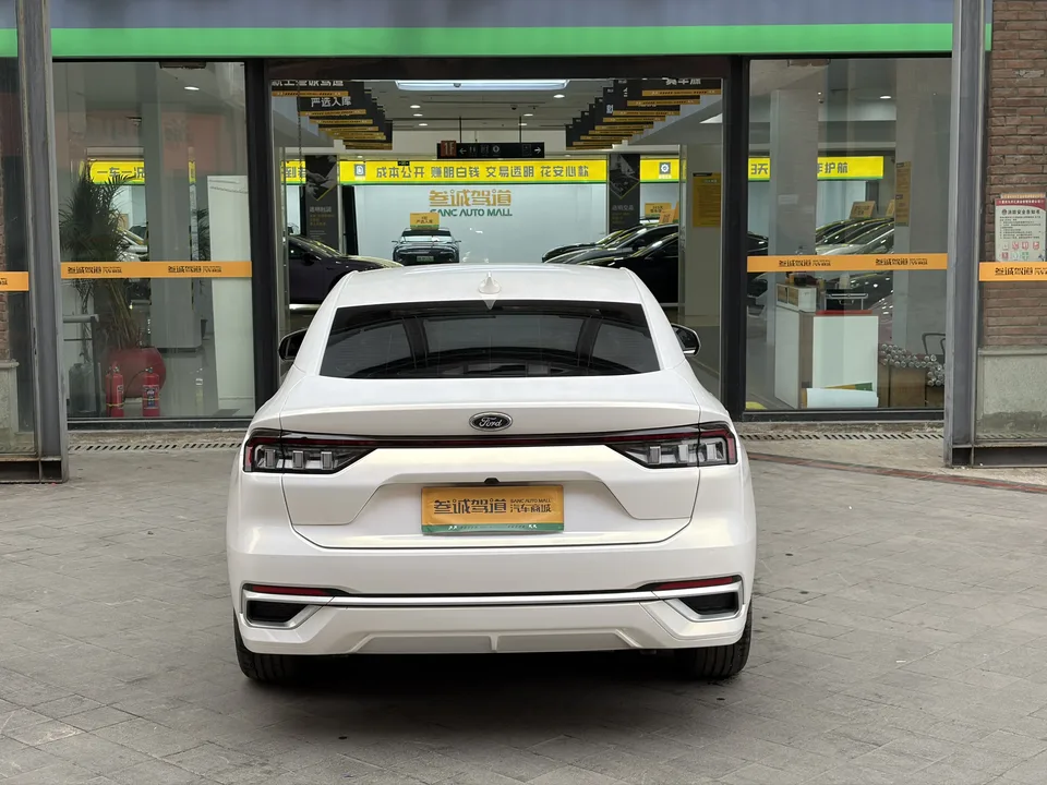 Ford Mondeo Mondeo 2023 Mondeo EcoBoost 245 Luxury 2025 — thumbnail 2