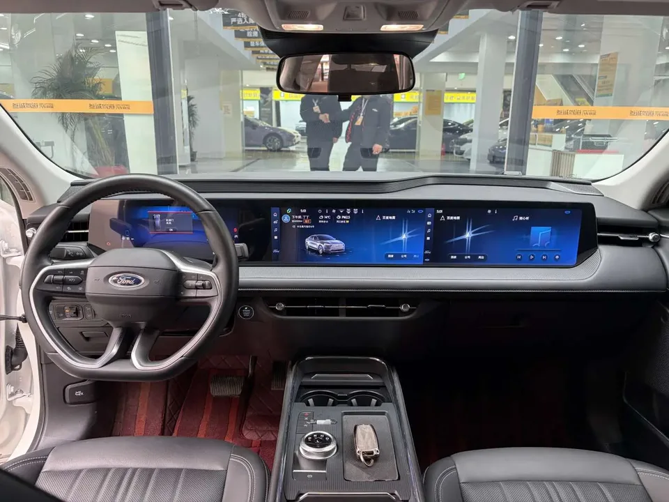 Ford Mondeo Mondeo 2023 Mondeo EcoBoost 245 Luxury 2025 — thumbnail 4