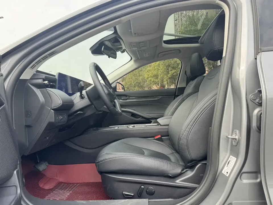 Ford Mondeo Mondeo EcoBoost 245 Luxury 2024 — миниатюра 4