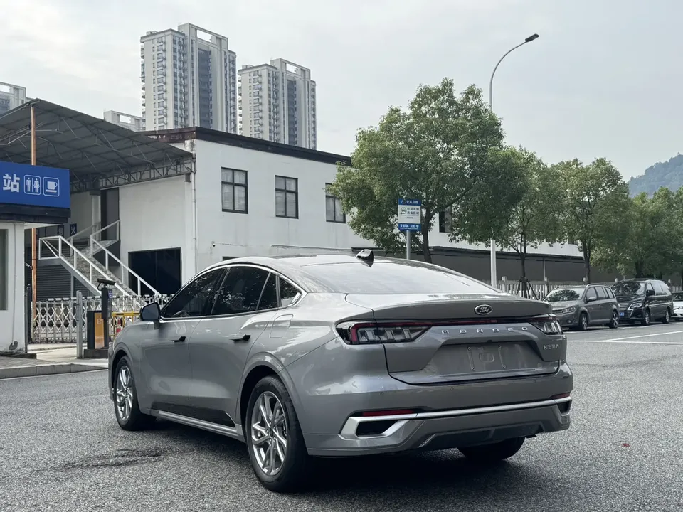 Ford Mondeo Mondeo EcoBoost 245 Luxury 2024 — миниатюра 5