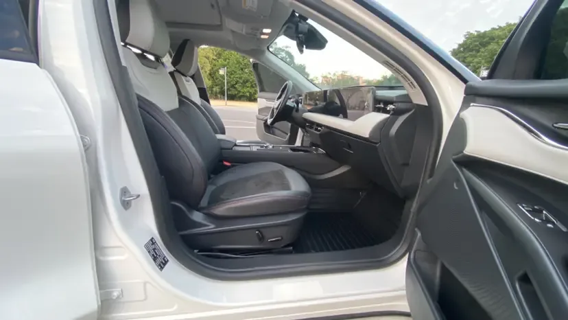 Ford Mondeo facelift EcoBoost 245 luxury model 2022 — миниатюра 4