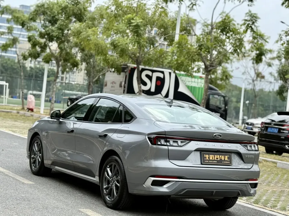 Ford Mondeo Mondeo 2025 EcoBoost 245 Luxury 2025 — миниатюра 2