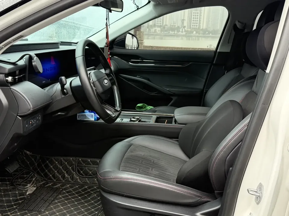 Ford Mondeo Mondeo EcoBoost 245 Luxury 2024 — миниатюра 5