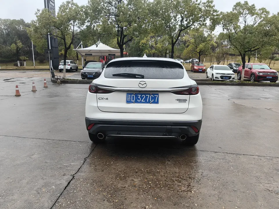 Mazda CX-4 Mazda CX-4 2021 2.0L 2WD Blue Sky Exploration Edition 2023 — миниатюра 2