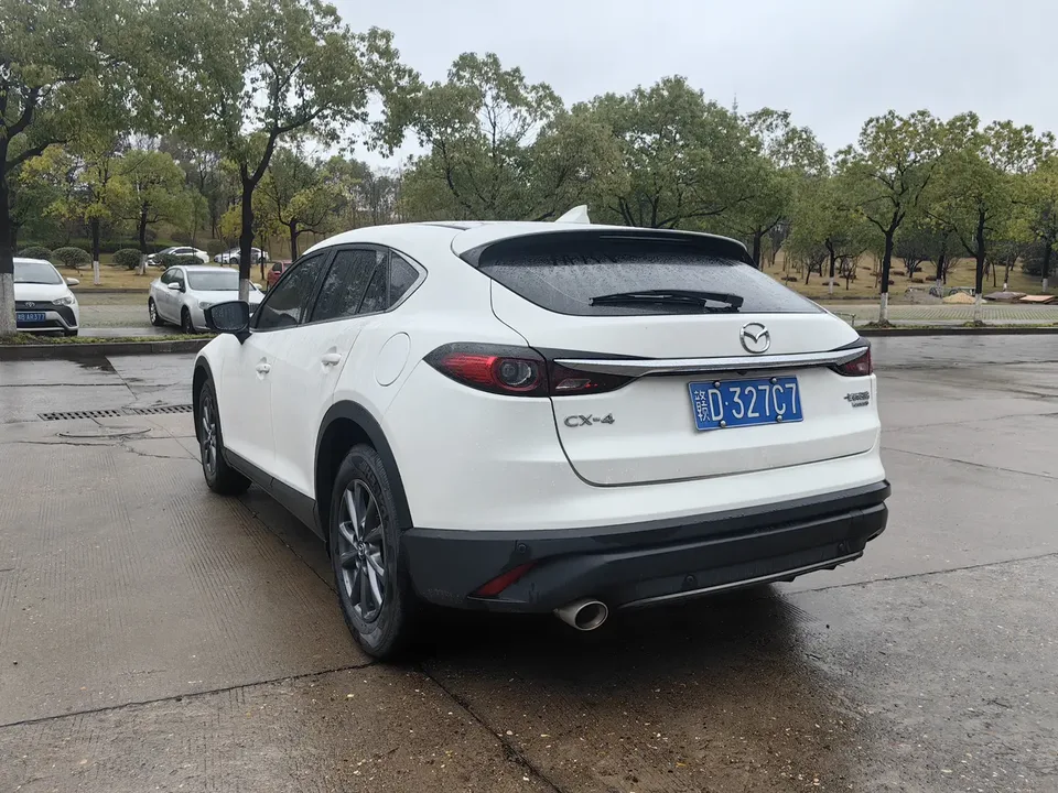 Mazda CX-4 Mazda CX-4 2021 2.0L 2WD Blue Sky Exploration Edition 2023 — миниатюра 4