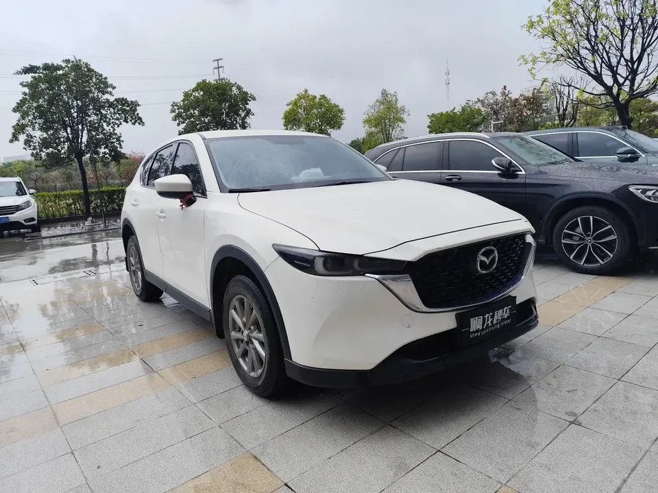 Mazda CX-5 2.0L automatic two-wheel drive comfort model 2022 — миниатюра 3