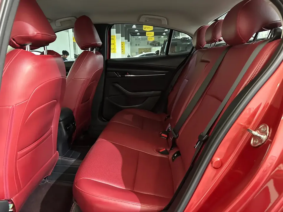 Mazda Axela 2.0L Automatic Quality Edition 2023 — миниатюра 3