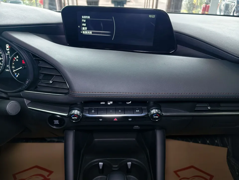 Mazda Axela 2.0L Automatic Premium Edition 2025 — миниатюра 3