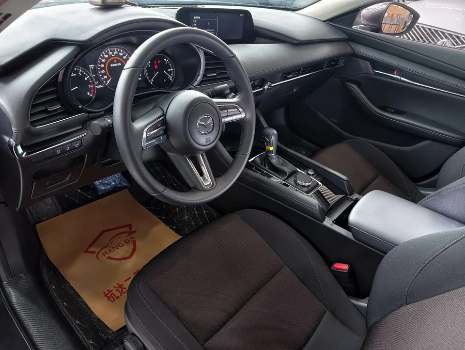 Mazda Axela 2.0L Automatic Premium Edition 2025 — миниатюра 4