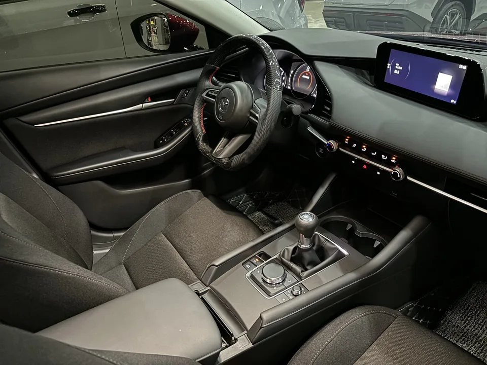 Mazda Axela 1.5L manual quality version 2025 — миниатюра 4