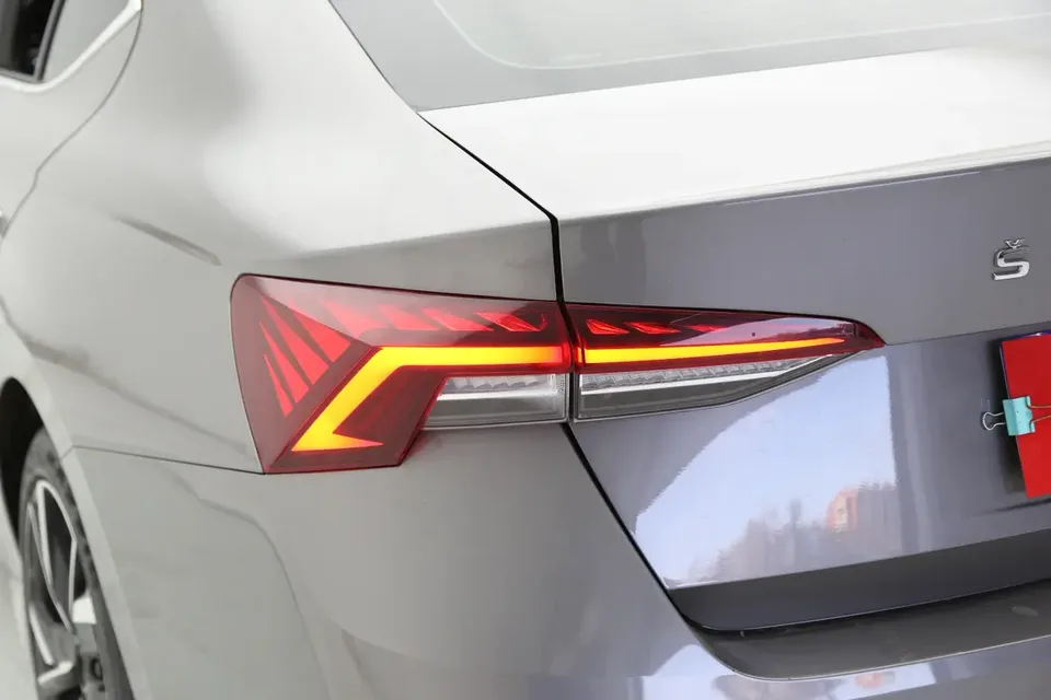 Skoda Octavia PRO TSI280 DSG Exclusive Edition 2023 — миниатюра 3