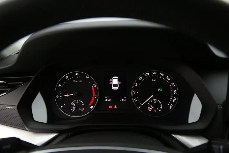 Skoda Octavia PRO TSI280 DSG Exclusive Edition 2023 — миниатюра 5
