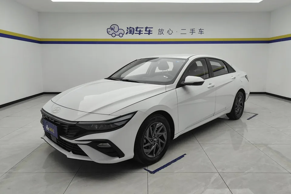 Hyundai Elantra 2024