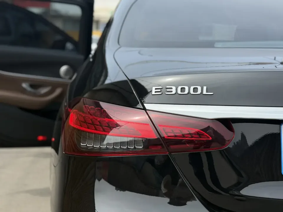 Mercedes-Benz E-Class E-Class 2022 Mercedes-Benz E-Class 2022 E 300 L Stylish sports sedan 2022 — thumbnail 3