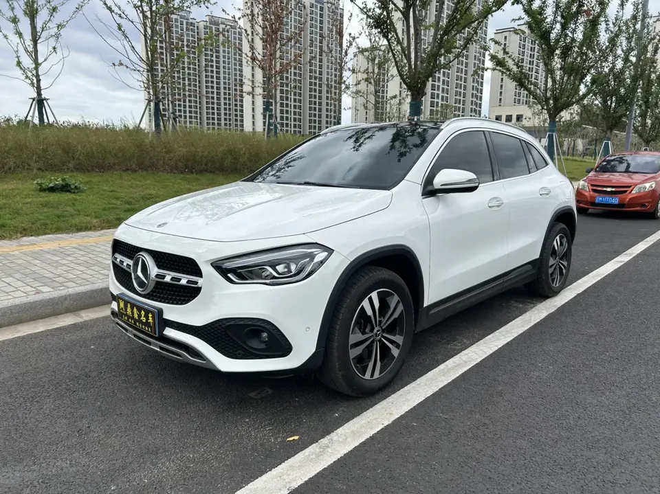 Mercedes-Benz GLA 2023
