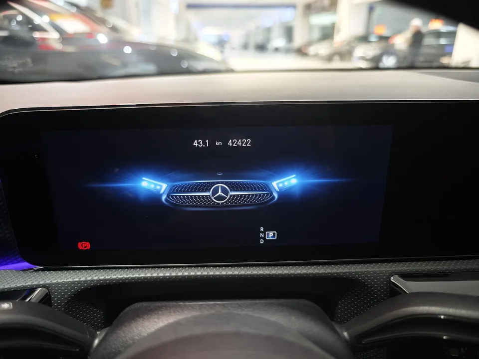 Mercedes-Benz Mercedes Benz A Class Mercedes-Benz A-Class 2022 facelift A 200 L sports sedan fashion version 2023 — миниатюра 3
